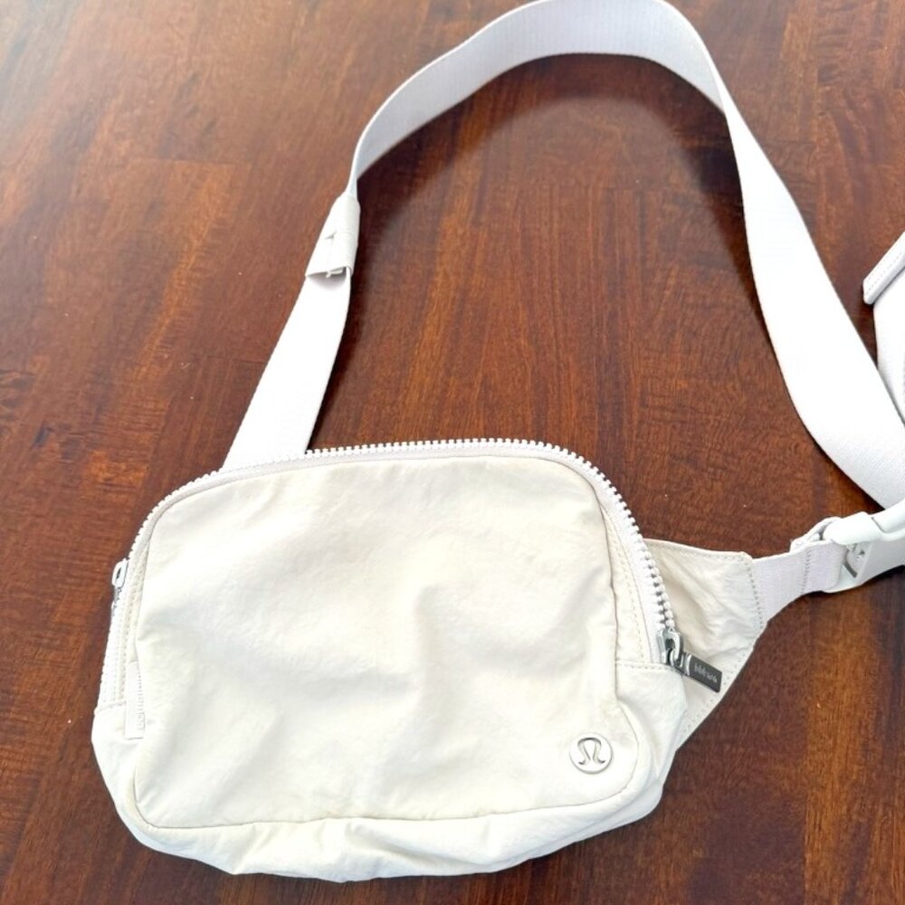 Lululemon belt bag